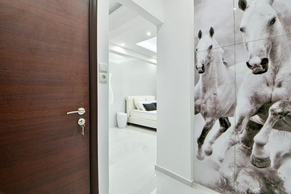 Luxurious Airbnb Room In Athens Exterior photo